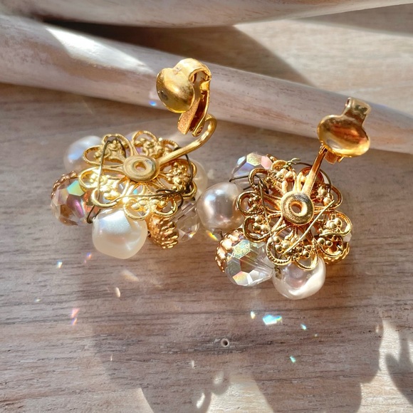Vintage 60s Faux Pearl AB Beaded Clip On Earrings - Picture 3 of 5